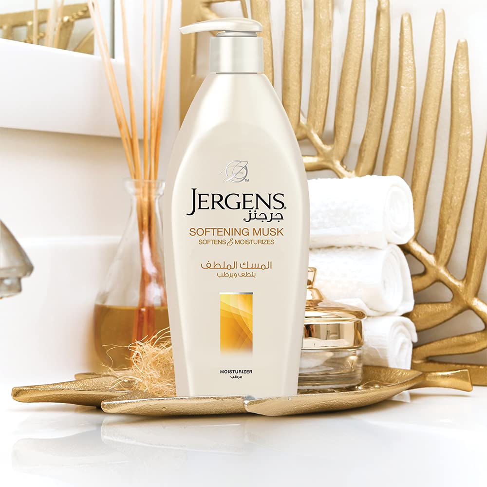 Jergens Musk Soothing Moisturizer for Dry Skin (400 ml)
