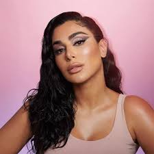 Huda Beauty Rose Quartz Eyeshadow Palette (17.35 gm)