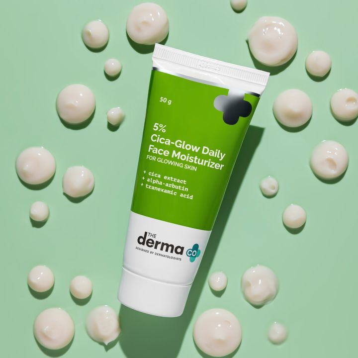The Derma Co 5% Cica-Glow Daily Face Moisturizer with Alpha Arbutin & Tranexamic Acid (50 g)